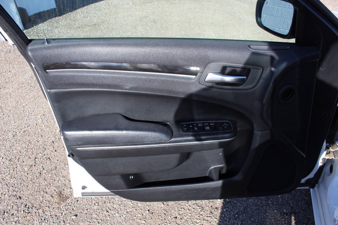 Used 2016 Chrysler 300 Limited AWD/4WD image 13