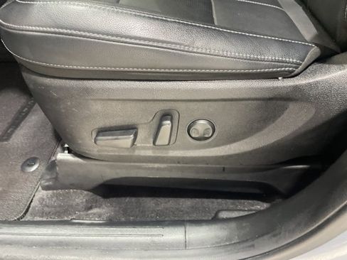 Used 2022 Kia Telluride EX w/ EX Premium Package image 10