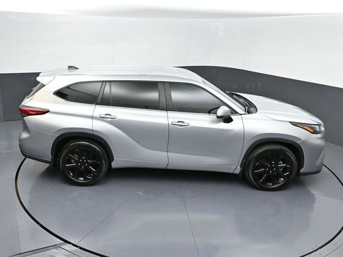 Certified 2023 Toyota Highlander LE image 46