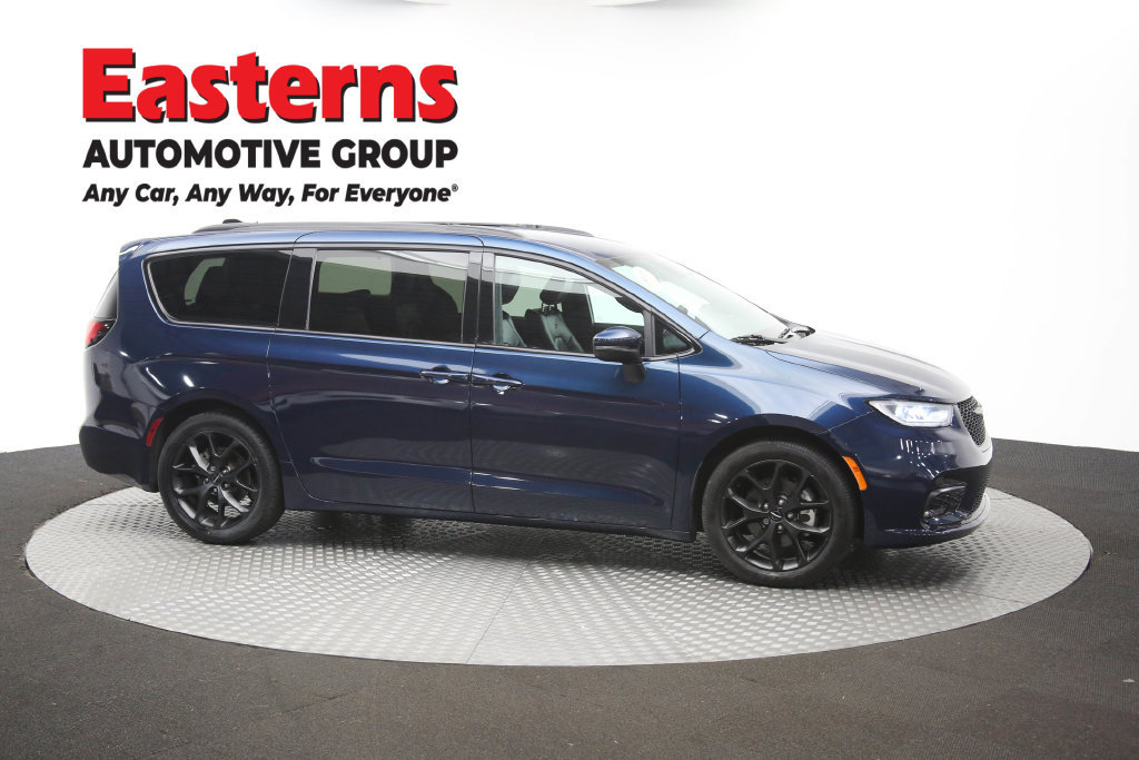 Used 2023 Chrysler Pacifica Touring-L w/ S Appearance Package FWD image 49