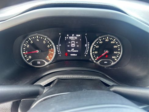 Used 2019 Jeep Renegade Latitude image 28