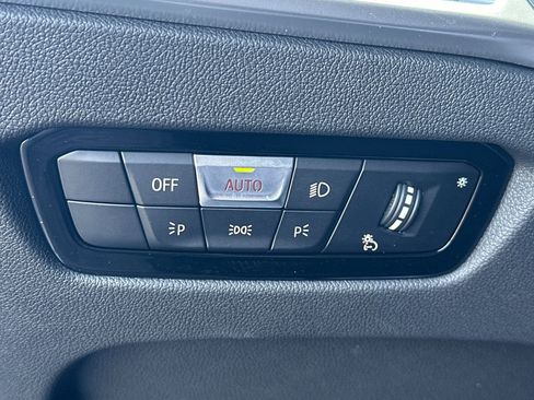 Used 2025 BMW 330i Sedan w/ Convenience Package image 36