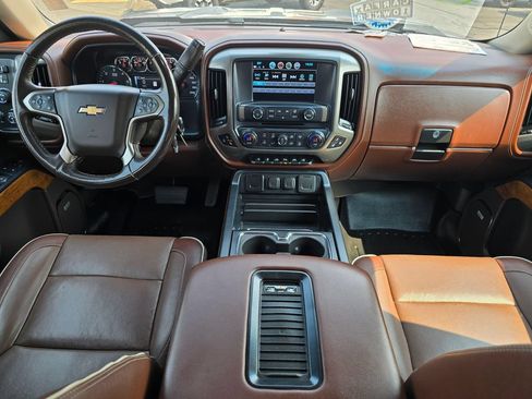 Used 2018 Chevrolet Silverado 1500 High Country AWD/4WD image 18