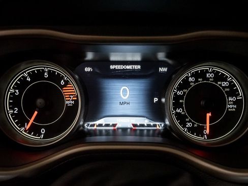 Used 2017 Jeep Cherokee Limited AWD/4WD image 14