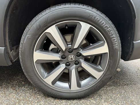 Used 2023 Honda Pilot Touring image 9