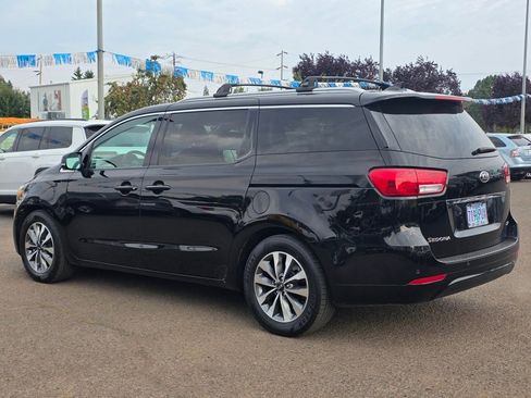 Used 2018 Kia Sedona SX image 32