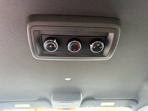 Used 2014 Dodge Grand Caravan SXT FWD image 28
