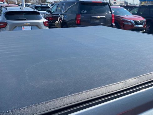 Used 2024 Chevrolet Colorado LT w/ LT Convenience Package image 8