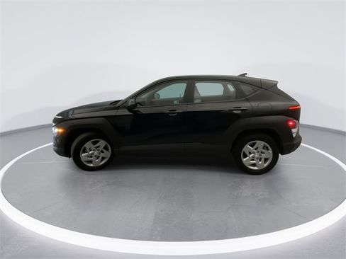 Used 2026 Hyundai Kona SE image 9
