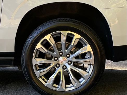 Used 2022 GMC Yukon XL Denali w/ Max Trailering Package image 8