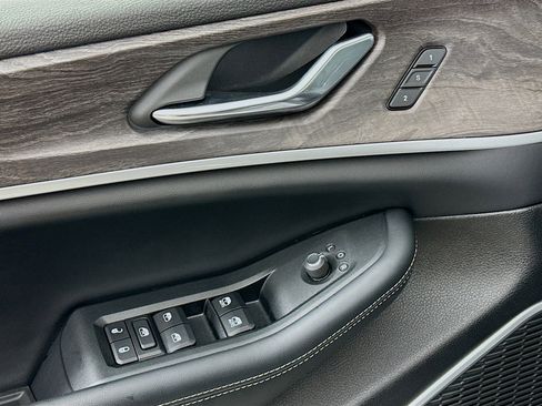 Used 2024 Jeep Grand Cherokee Limited 4xe image 15