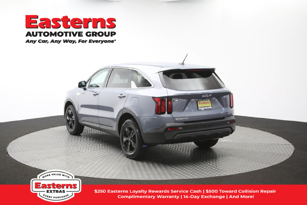 Used 2023 Kia Sorento LX AWD/4WD image 64