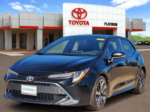 Used 2022 Toyota Corolla XSE image 2