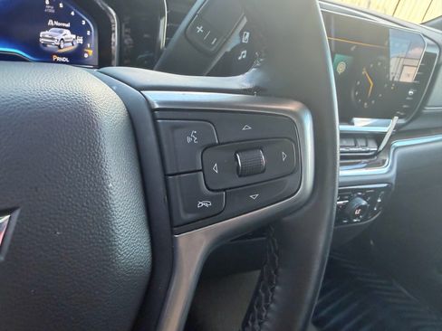 Used 2025 Chevrolet Silverado 1500 LT AWD/4WD image 36
