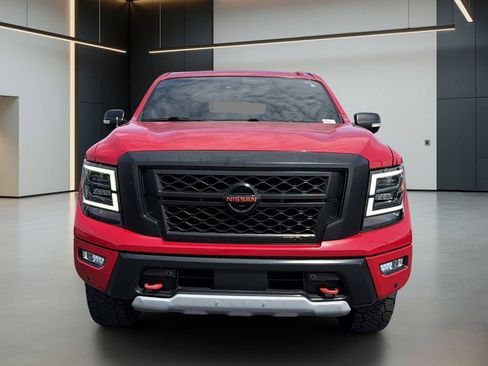 Used 2021 Nissan Titan PRO-4X w/ Pro-4x Convenience Package AWD/4WD image 8