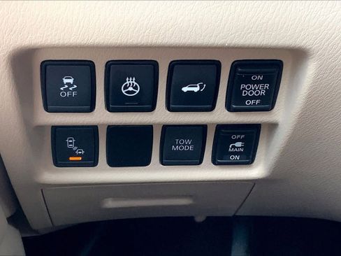 Used 2017 Nissan Pathfinder Platinum FWD image 29