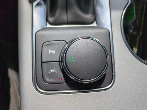 Used 2022 Chevrolet Blazer LT FWD image 33
