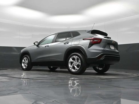 New 2026 Chevrolet Trax LS w/ LS Convenience Package image 32