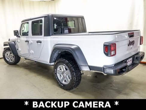 Used 2023 Jeep Gladiator Sport image 5