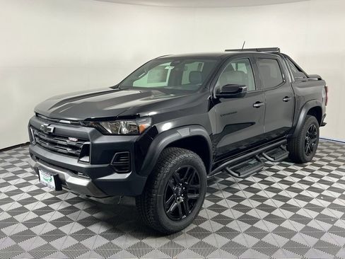 New 2025 Chevrolet Colorado Trail Boss w/ Midnight Edition AWD/4WD image 3