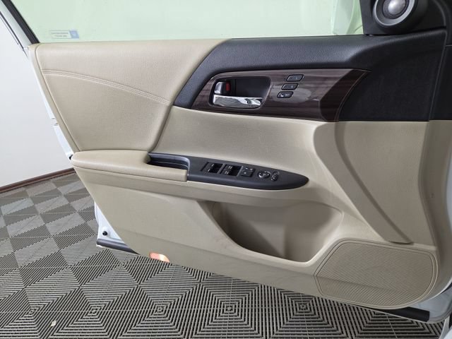 Used 2017 Honda Accord EX-L image 26