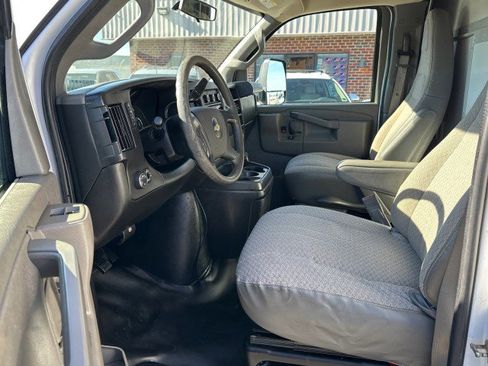 Used 2016 Chevrolet Express 3500 image 30
