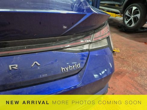 Used 2022 Hyundai Elantra Limited image 11