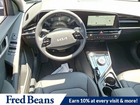 New 2025 Kia Niro EX w/ EX Cold Weather Package image 7