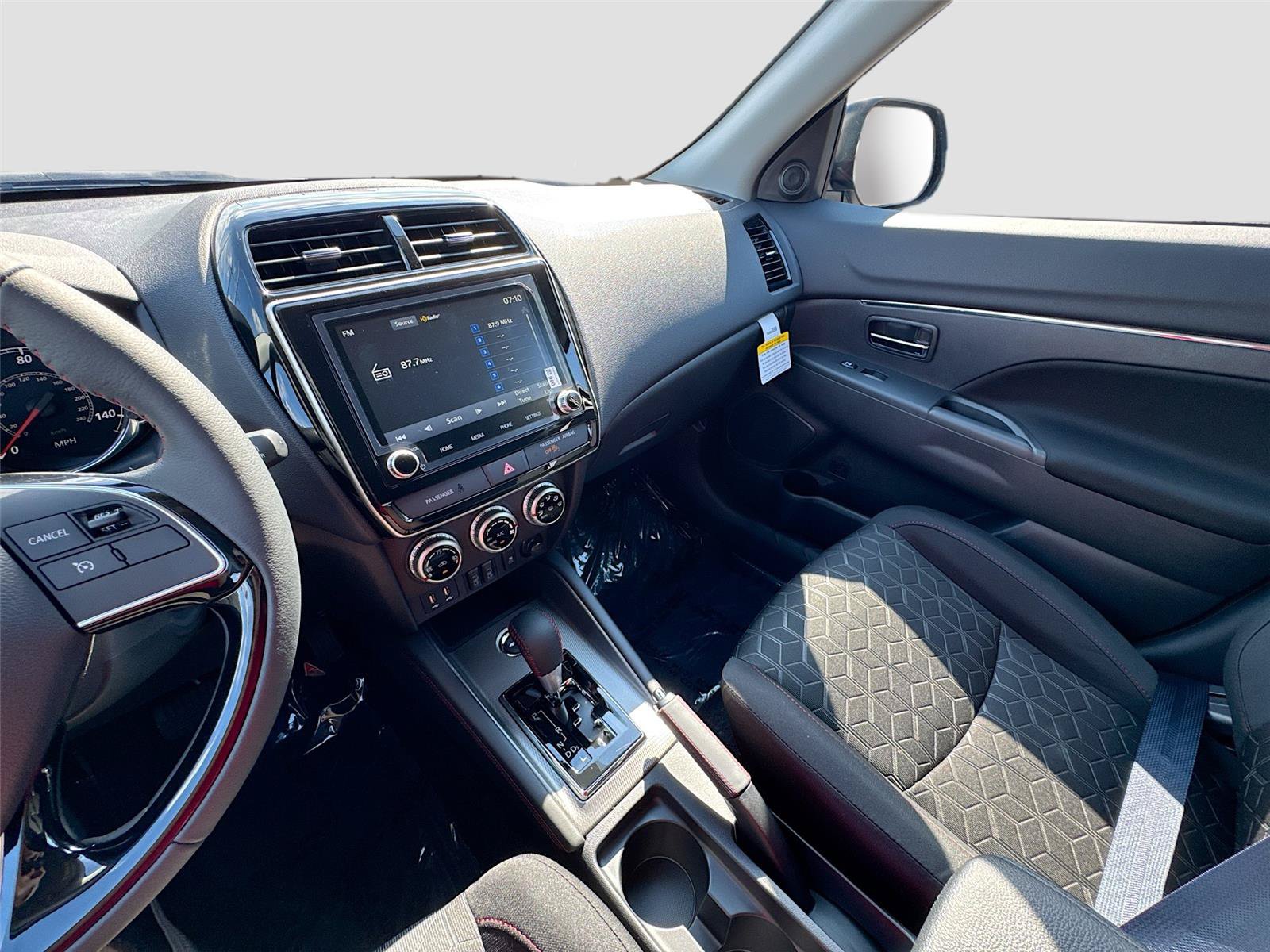 Used 2026 Mitsubishi Outlander Sport AWD image 9