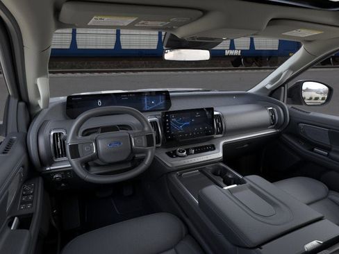 New 2026 Ford Expedition Platinum AWD/4WD image 9