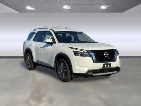New 2025 Nissan Pathfinder SL image 6