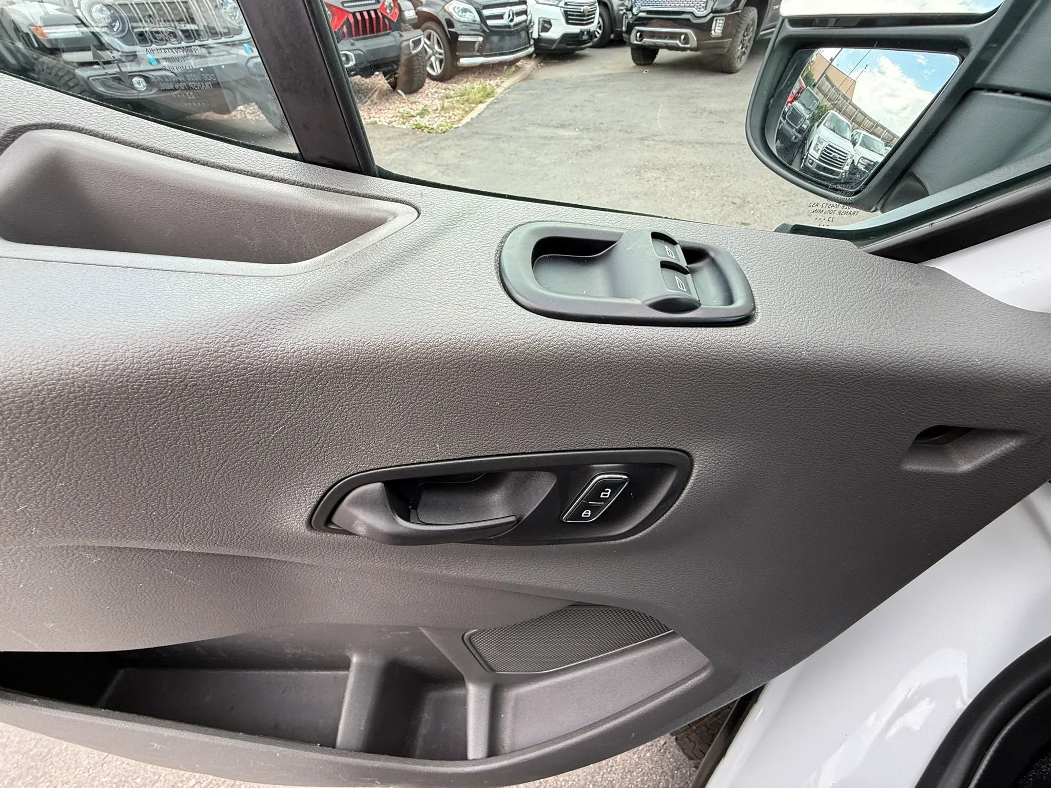 Used 2023 Ford Transit 250 148 High Roof RWD image 17