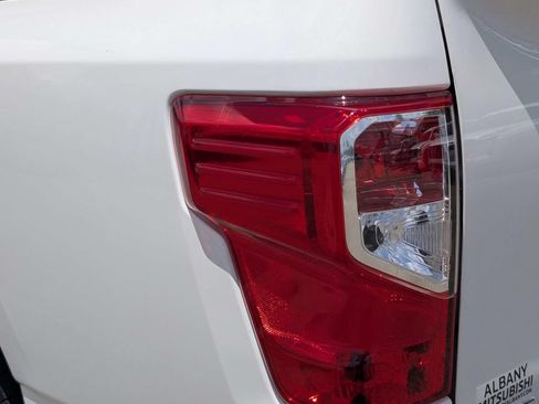 Used 2021 Nissan Titan S w/ S Utility Package RWD image 11