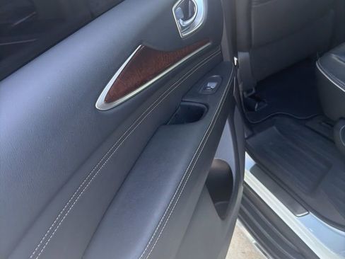 Used 2018 INFINITI QX60 FWD w/ Deluxe Technology Package image 13