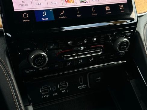 Used 2022 Jeep Grand Cherokee Summit image 13