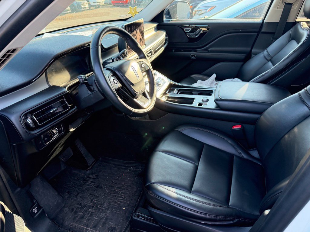 Used 2023 Lincoln Aviator AWD w/ Premium Package image 5