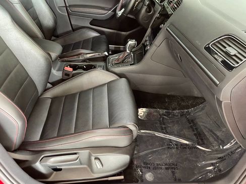 Used 2020 Volkswagen GTI SE image 31