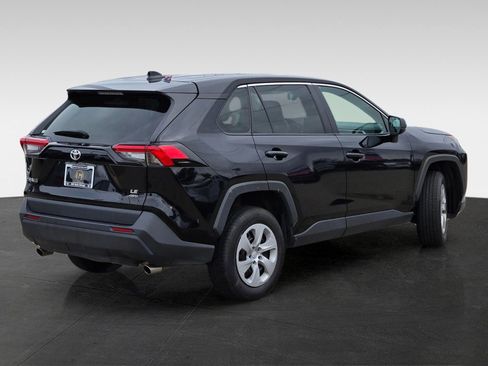 Used 2024 Toyota RAV4 LE image 4