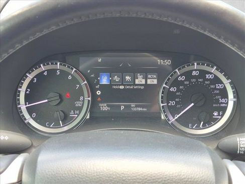Used 2024 Toyota Highlander LE FWD image 10