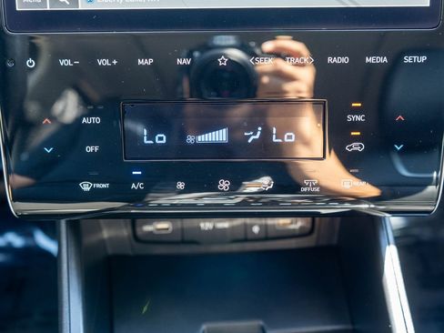 Used 2022 Hyundai Tucson Limited AWD/4WD image 26