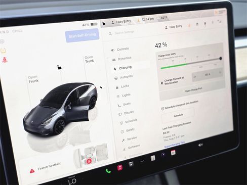 Used 2023 Tesla Model Y Long Range image 23