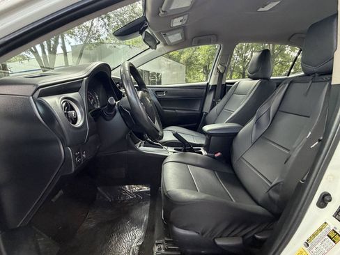 Used 2019 Toyota Corolla SE FWD image 11