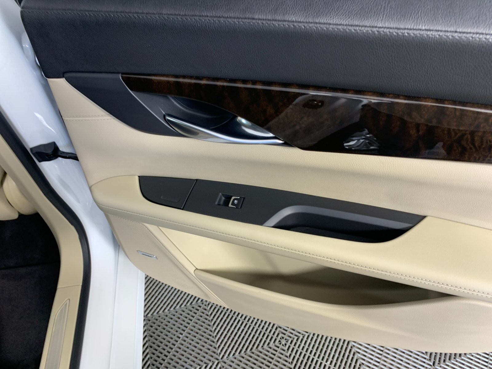 Used 2018 Cadillac CT6 2.0T RWD image 33