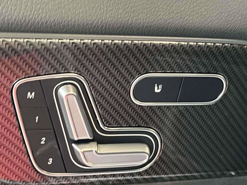 Used 2025 Mercedes-Benz GLA 250 4MATIC image 12