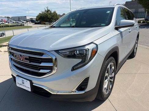 Used 2019 GMC Terrain SLT w/ Preferred Package AWD/4WD image 4