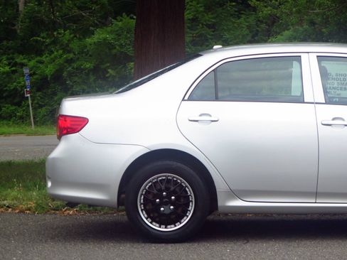 Used 2009 Toyota Corolla LE FWD image 27