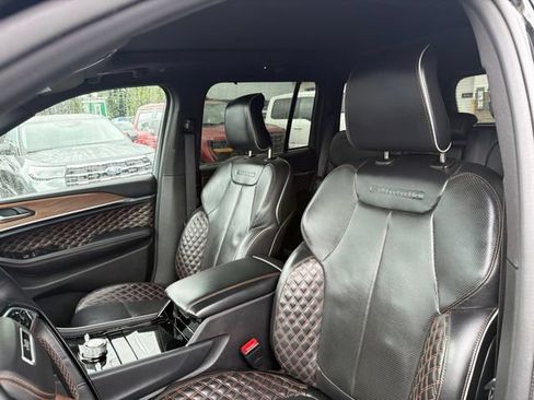 Used 2023 Jeep Grand Cherokee Summit w/ Adv Protech Group IV AWD/4WD image 23