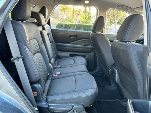 Used 2023 Nissan Pathfinder SV image 35