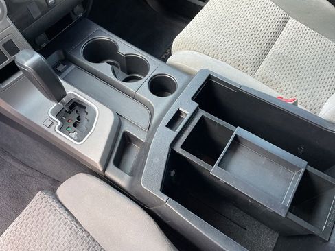 Used 2013 Toyota Tundra 2WD CrewMax w/ SR5 Pkg image 9