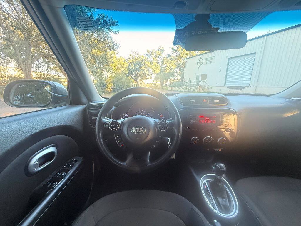 Used 2014 Kia Soul FWD image 13